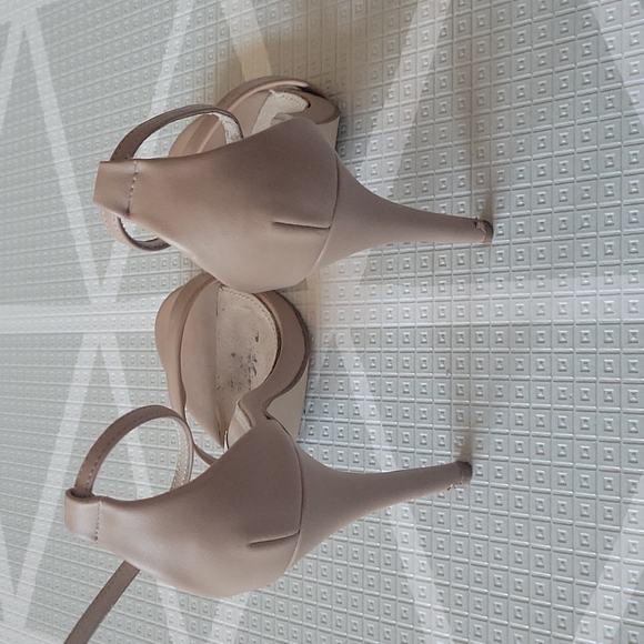 Steve Madden Sandal - Picture 2 of 2